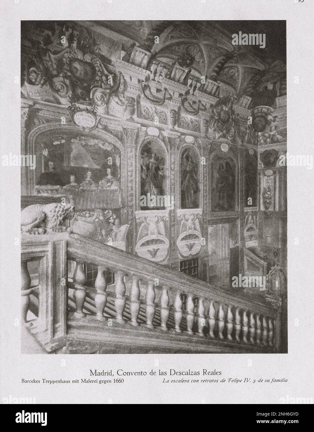 Architektur des alten Spaniens. Oldtimer-Foto des Klosters Las Descalzas (reales Monasterio de las Descalzas reales) in Madrid. Barocke Treppe mit Gemälden um 1660 Uhr. Stockfoto