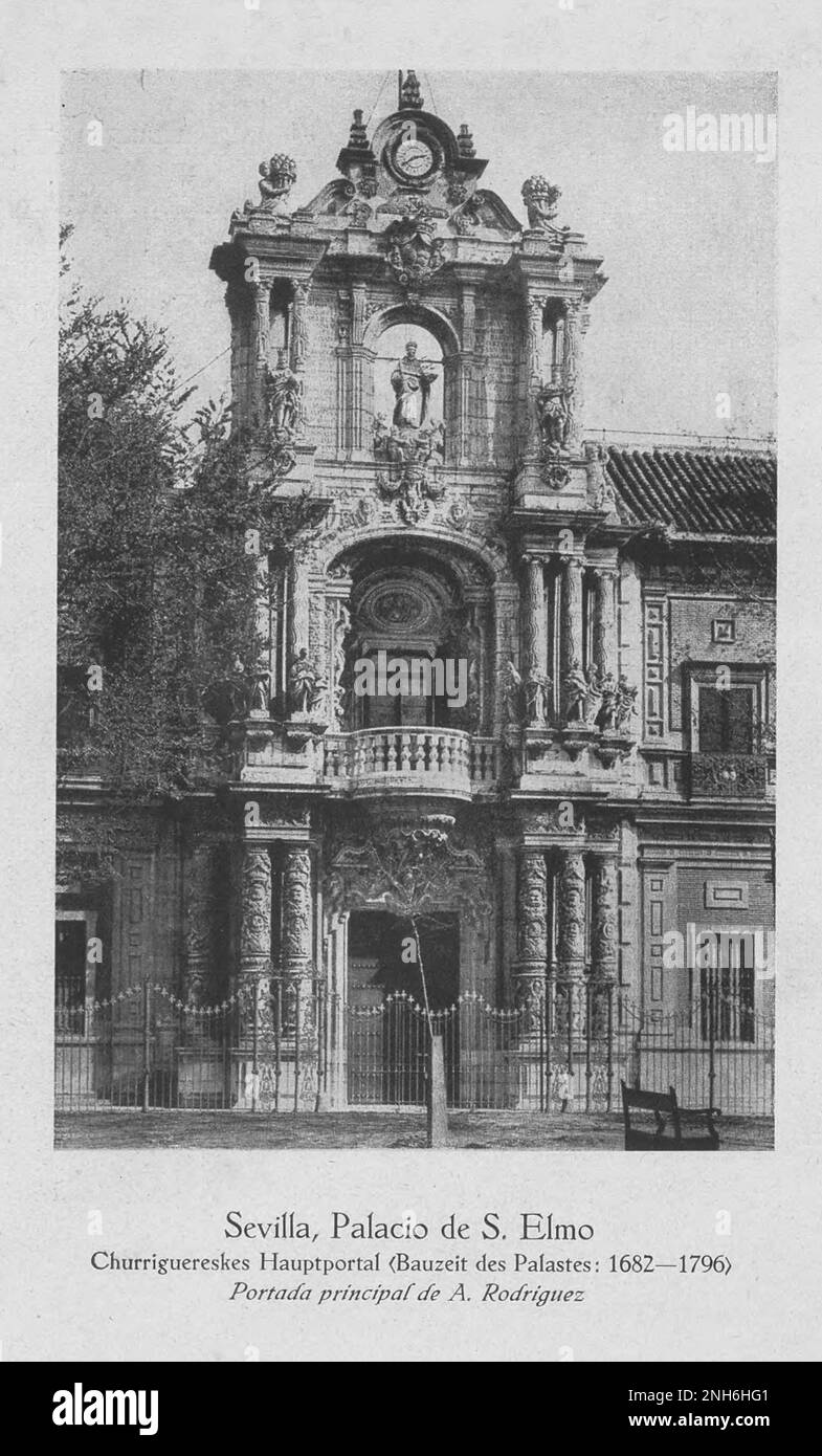 Architektur des alten Spaniens. Vintage-Foto des Palastes von San Telmo ( Palacio de San Telmo). Hauptfassade. Hauptportal von Sevilla Churrigueresque (Bauzeit des Schlosses: 1682 - 1796) Stockfoto