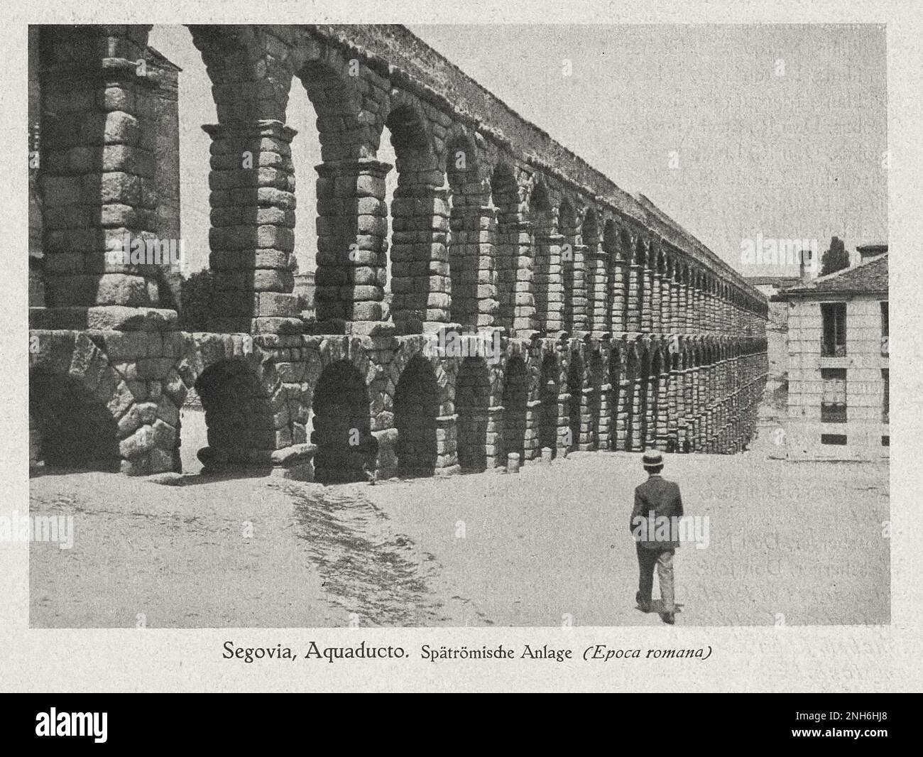 Architektur des alten Spaniens. Vintage-Foto des späten römischen Bauwerks (Aquädukt). Segovia. Kastilien und León, Spanien Stockfoto