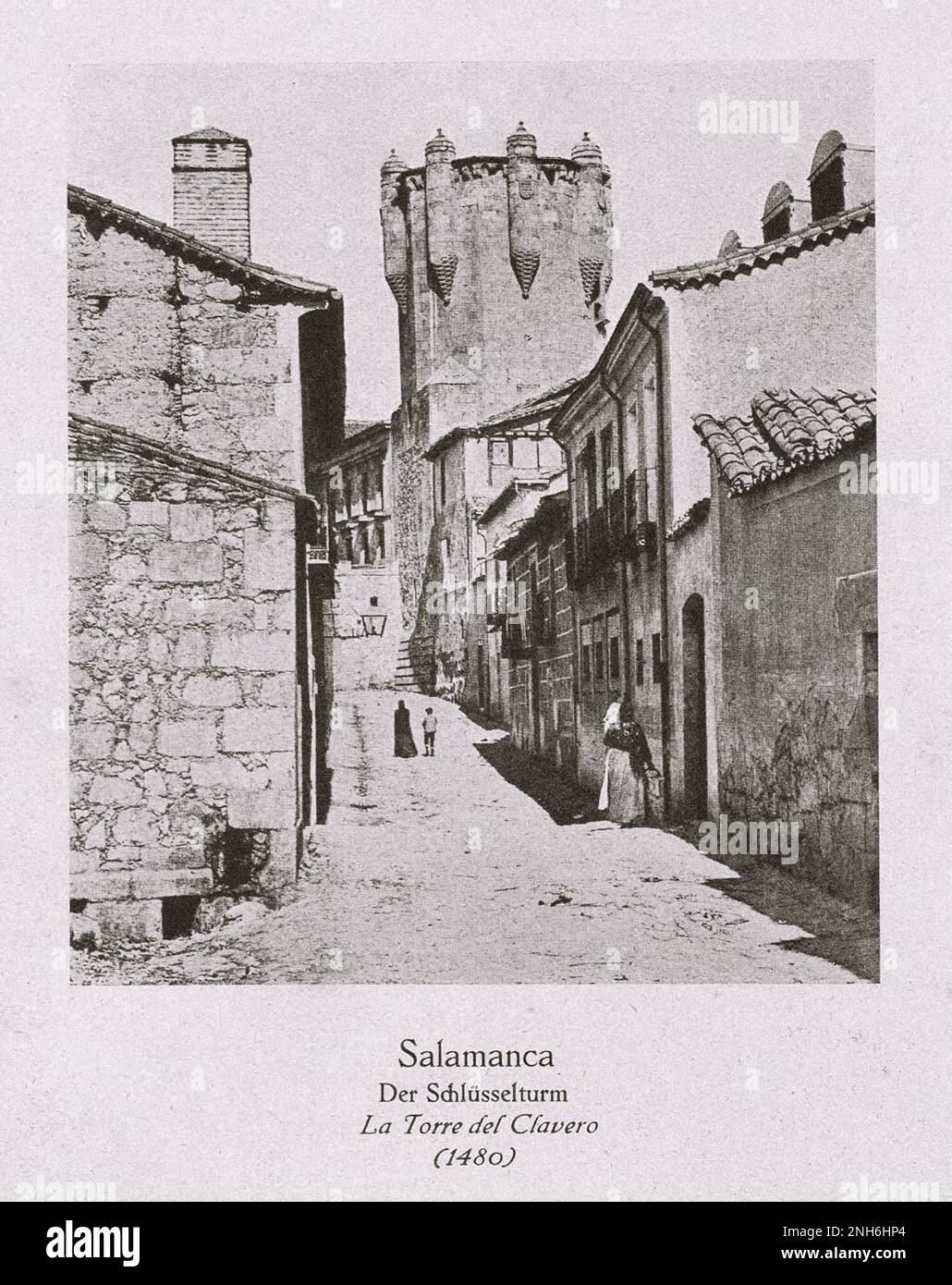 Architektur des alten Spaniens. Vintage-Foto von La Torre del Clavero, 1480. Salamanka. Spanien Stockfoto