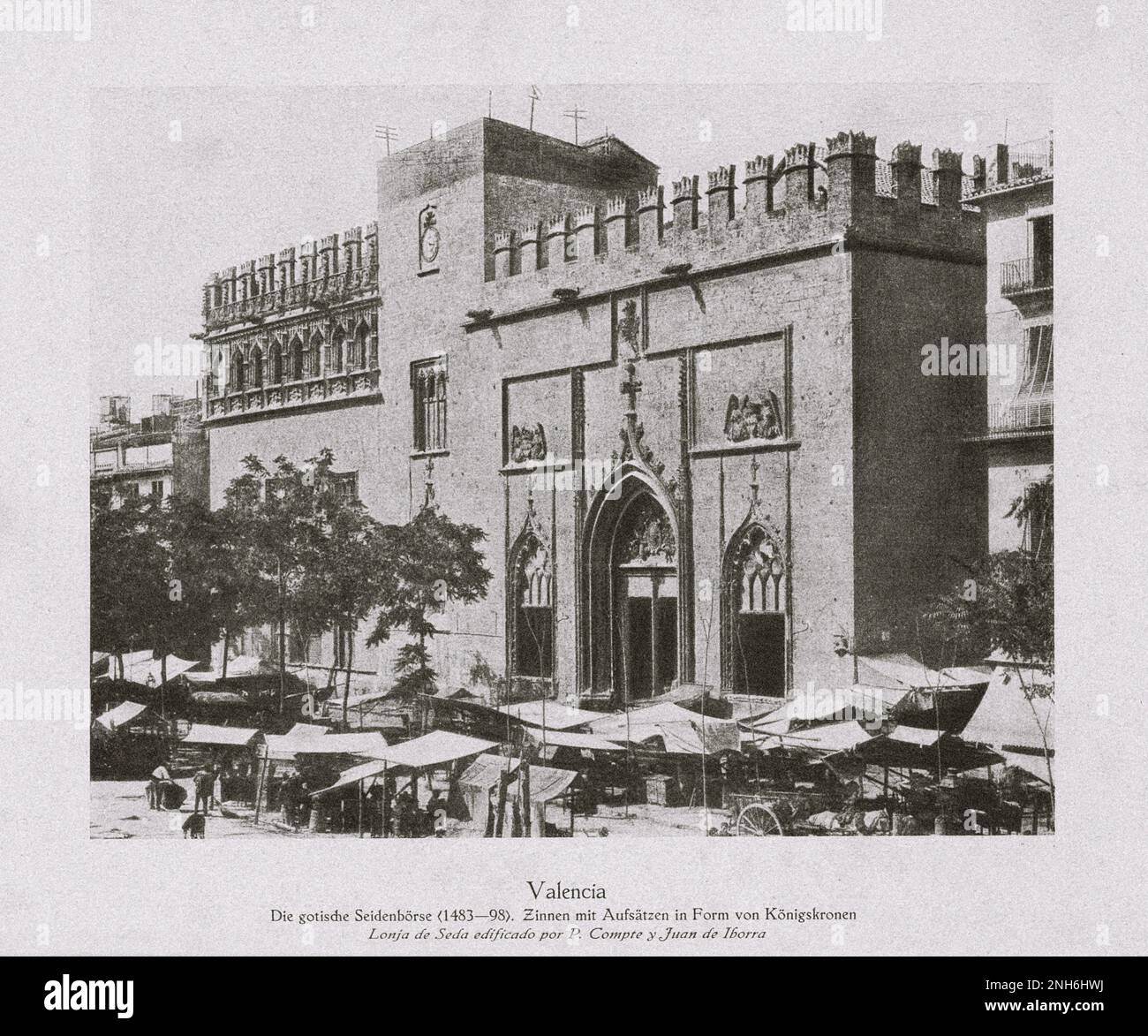 Architektur des alten Spaniens. Vintage-Foto von Lonja de la Seda (1483-1498) in Valencia. Die Lonja de la Seda oder Llotja de la Seda (englische „Seidenbörse“) ist ein Gebäude im späten gotischen Stil Valencias in Valencia, Spanien. Es ist eine der wichtigsten Touristenattraktionen der Stadt. Stockfoto