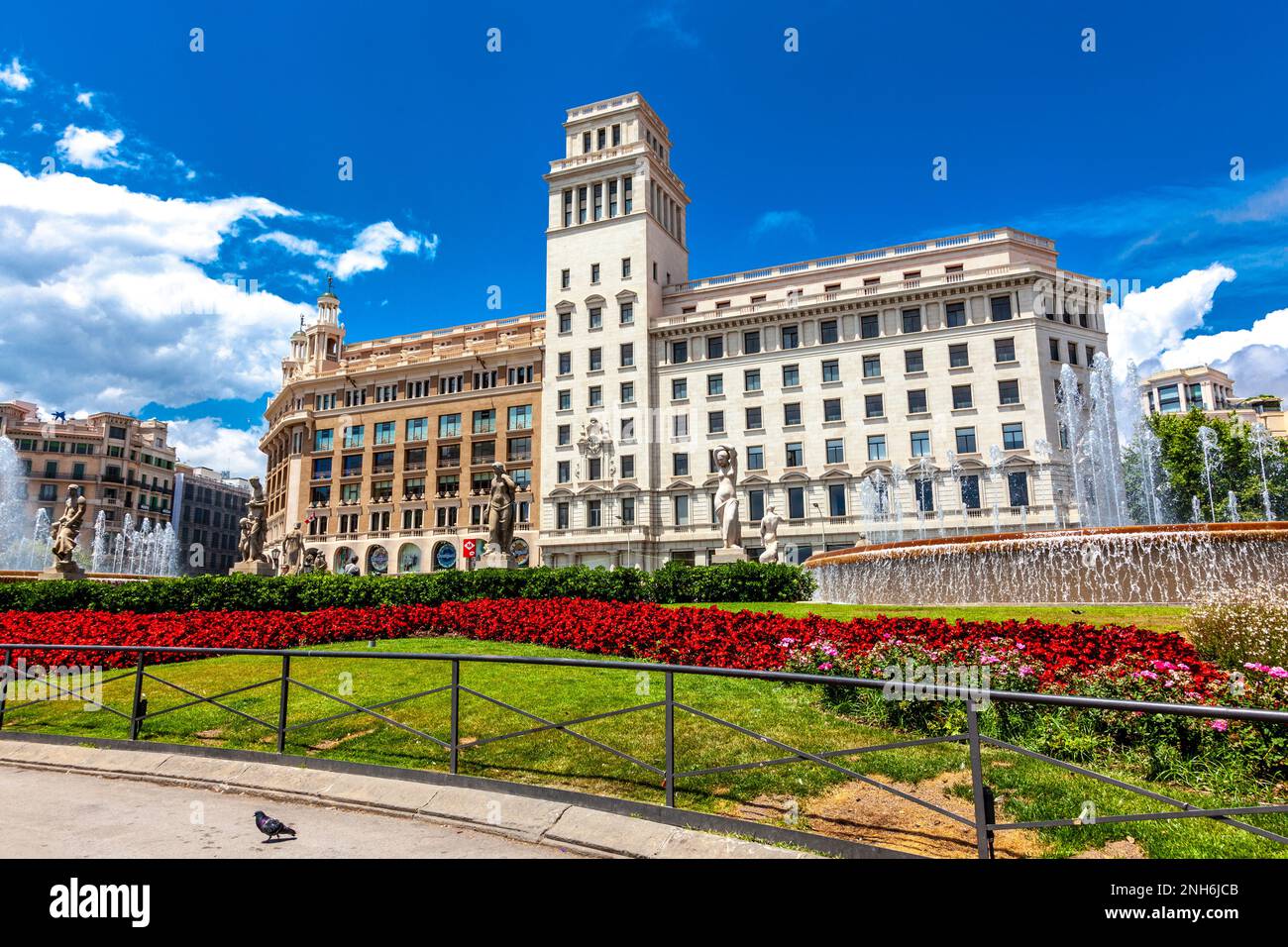 Iberostra Hotel in einem historischen Gebäude im klassizistischen Stil mit Blick auf die Placa de Catalunya, Barcelona, Spanien Stockfoto