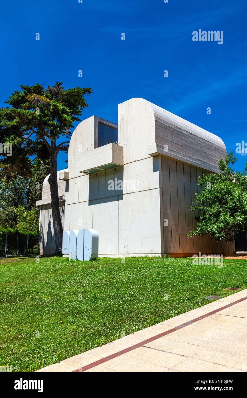 Außenansicht des Gebäudes der Joan Miró Stiftung auf dem Montjuic-Hügel in Barcelona, Spanien Stockfoto