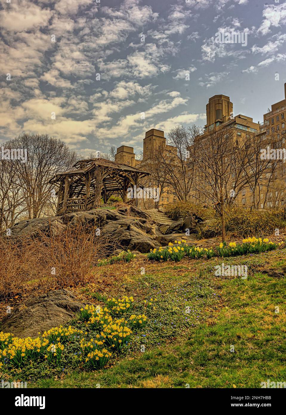 Frühling im Central Park, New York City, Blick auf die Upper East Side Stockfoto