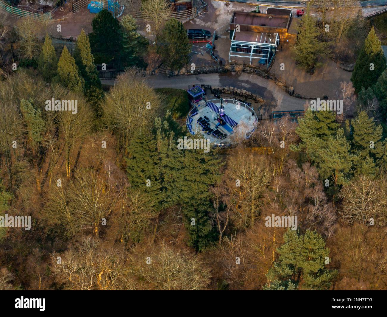 Alton Towers Winter Saisonschluss Updates von der Air Aerial Drohne FT Sub Terra Wiedereröffnung Enterpirse Entfernung und Probefahrten Tests Stockfoto