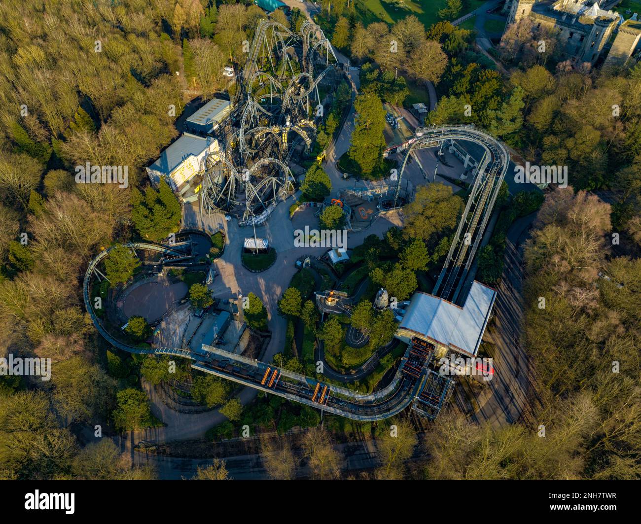 Alton Towers Winter Saisonschluss Updates von der Air Aerial Drohne FT Sub Terra Wiedereröffnung Enterpirse Entfernung und Probefahrten Tests Stockfoto