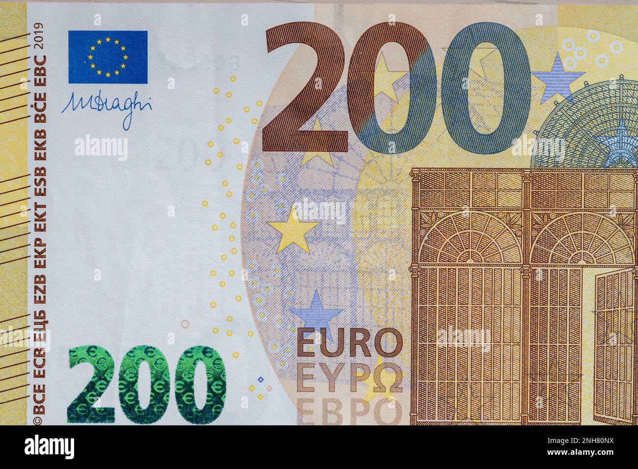 Nahaufnahme der 200-Euro-Banknote für Themen der Unternehmensfinanzierung. Weltwährungskonzept, Inflation und Wirtschaftskonzept. Währung im Detail. Stockfoto