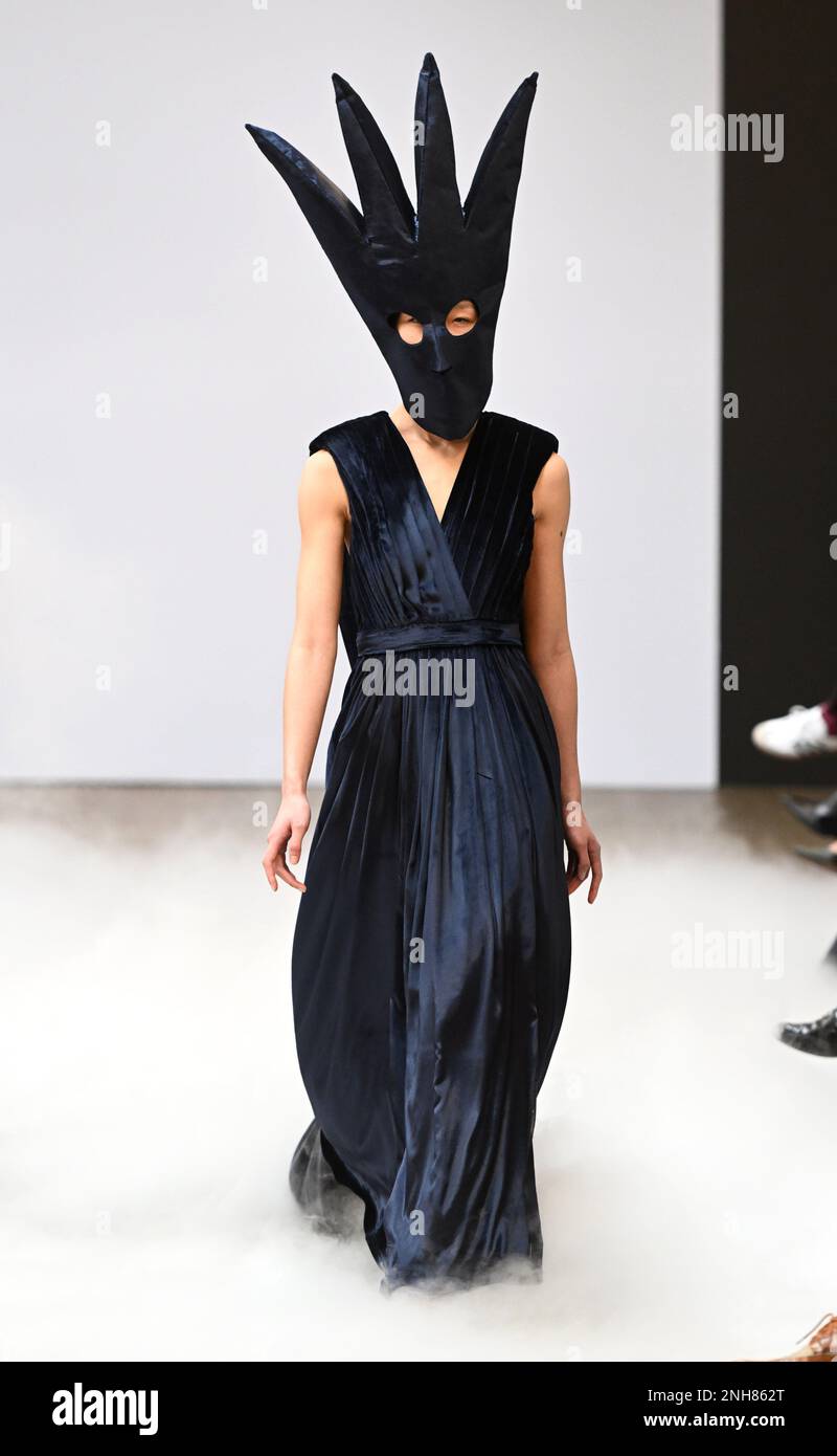 London, Großbritannien. 21. Februar 2023 Models auf dem Laufsteg während der Buerlangma Show, die während der London Fashion Week in Shoreditch stattfand. Foto: Dienstag, 21. Februar 2023. Das Foto sollte lauten: Matt Crossick/Empics/Alamy Live News Stockfoto