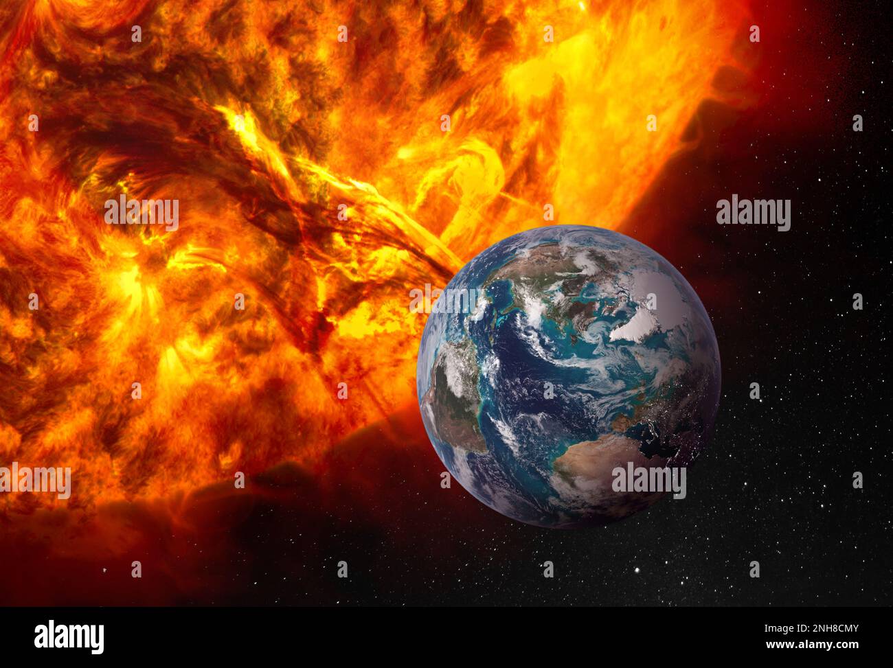 Planet Erde und riesige Sonne. Elemente dieses Bildes, bereitgestellt von der NASA. Stockfoto