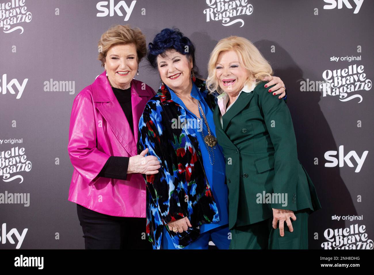 MAILAND, ITALIEN - FEBRUAR 15: Mara Maionchi, Marisa Laurito und Sandra Milo nehmen an der "Quelle Brave Ragazze - Season 2Óphoto" im Grand Hotel et de Teil Stockfoto