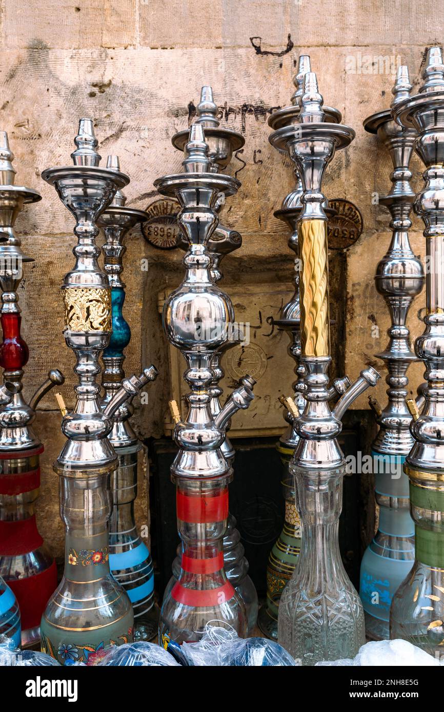 Hookah im Souvenirladen auf dem ägyptischen Markt. Stockfoto