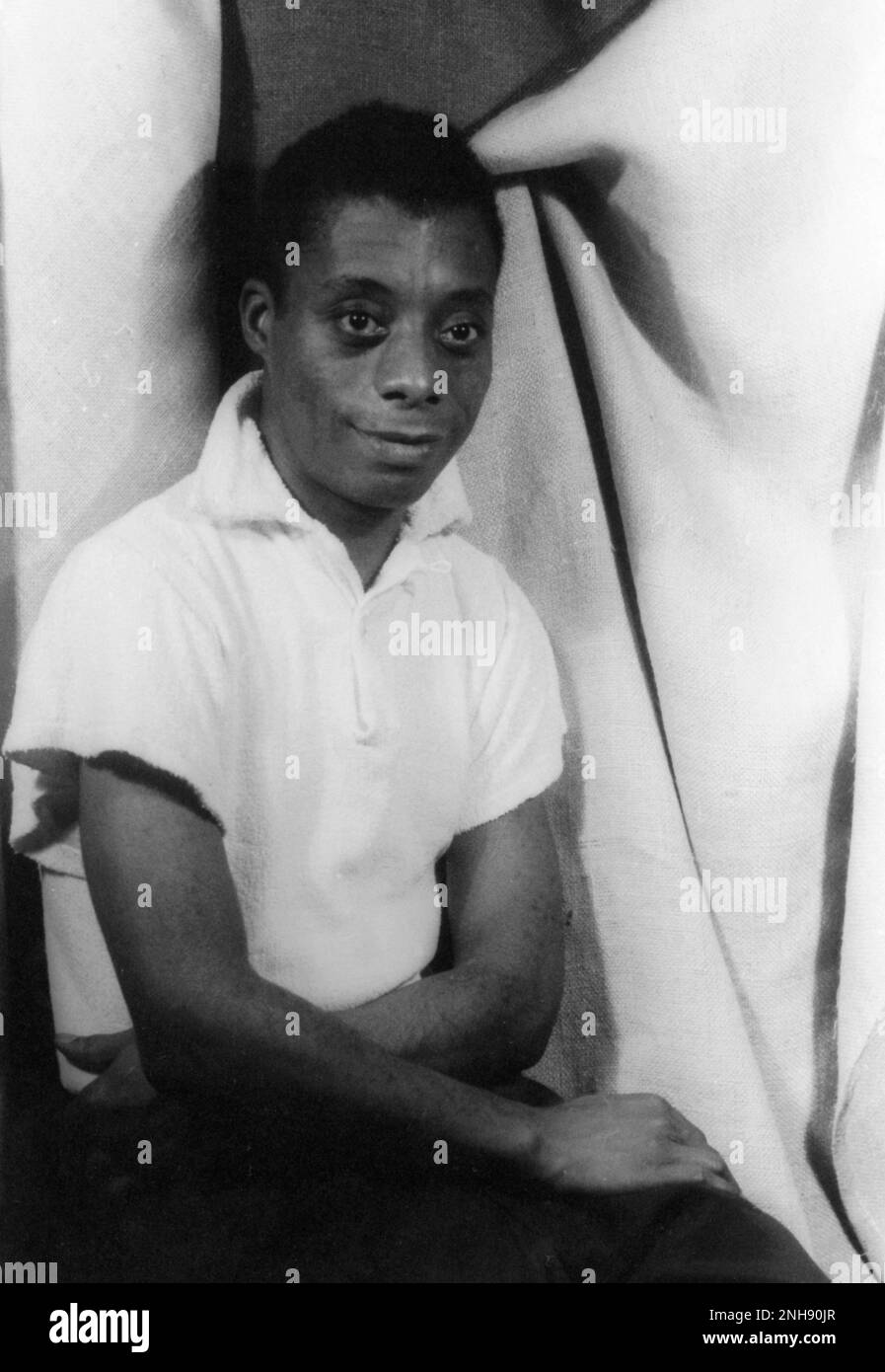 Amerikanischer Schriftsteller und Aktivist James Baldwin (1924-1987), fotografiert von Carl Van Vechten am 13. September 1955. Stockfoto