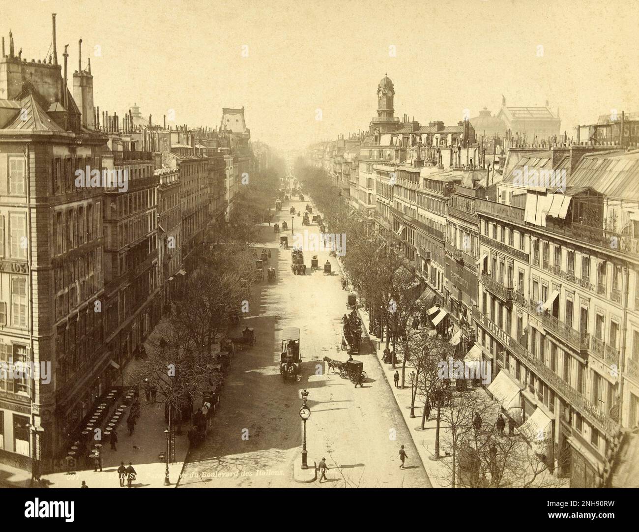 Boulevard des Italiens in Paris, Frankreich, Ende des 19. Jahrhunderts; das "e?tre Robert-Houdin" befindet sich im mittleren Vordergrund rechts. Stockfoto