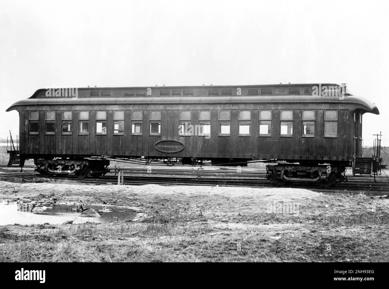 Erster Pullman Schlafwagen, ca. 1867. In den Vereinigten Staaten wurde Pullman für Schlafwagen verwendet, die von der Pullman Company (gegründet von George Pullman) zwischen dem 1867. Und dem 31. Dezember 1968 auf den meisten amerikanischen Eisenbahnstrecken gebaut und betrieben wurden./n Stockfoto