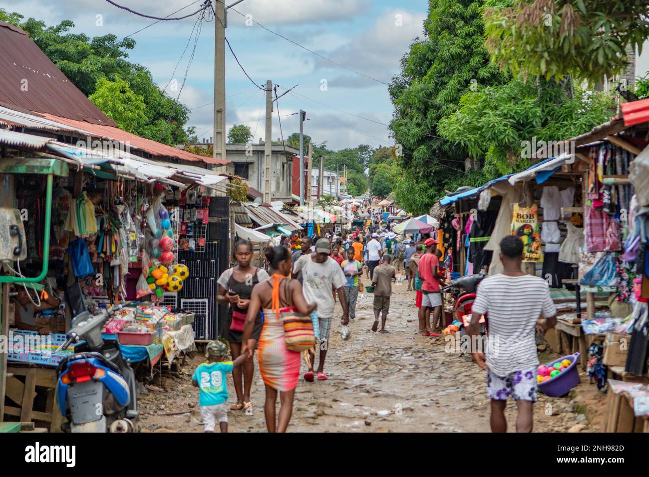 Straßenmarkt in Ambodifotatra, Nosy Boraha, Madagaskar Stockfoto