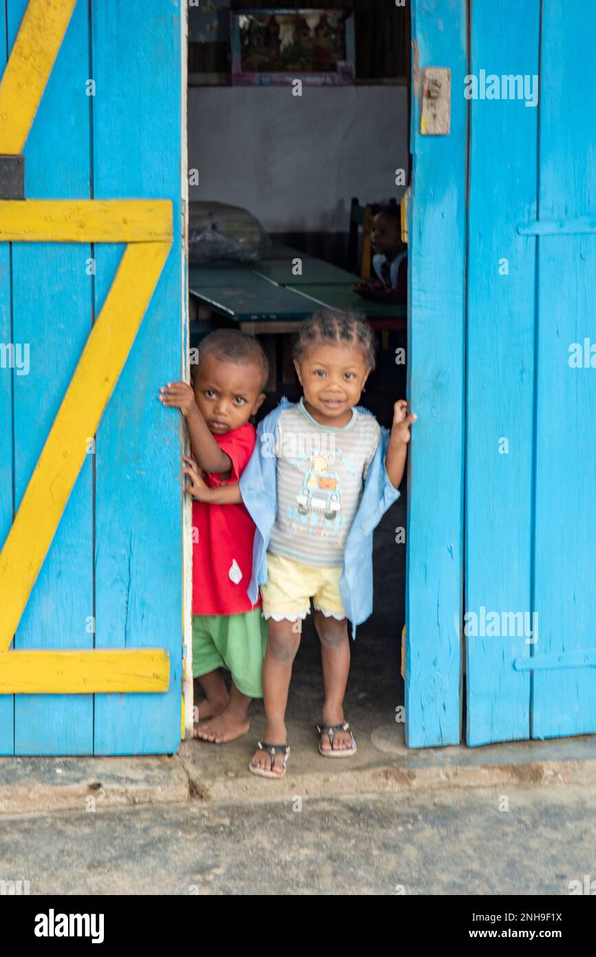 Kinder in der Vorschule in Ambodifotatra, Nosy Boraha, Madagaskar Stockfoto