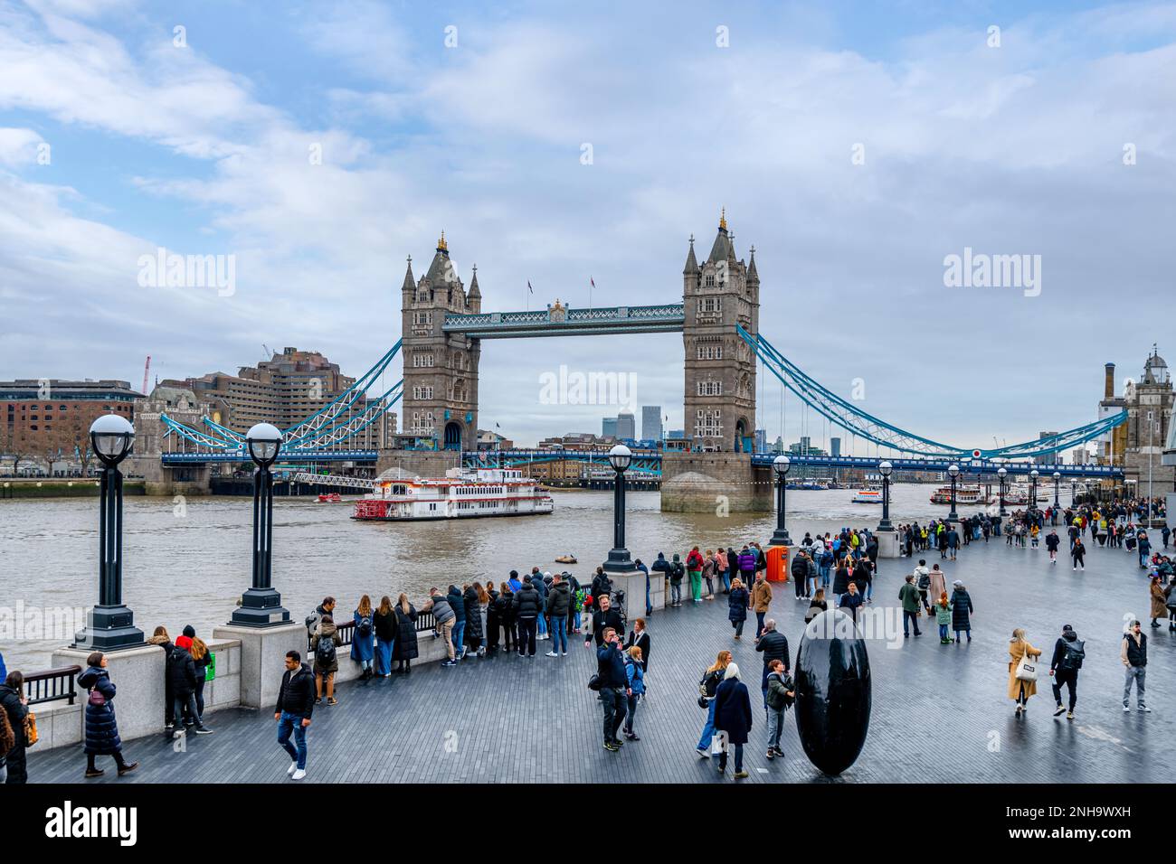 Die berühmte Tower Bridge verbindet London mit Southwark auf der Themse Stockfoto