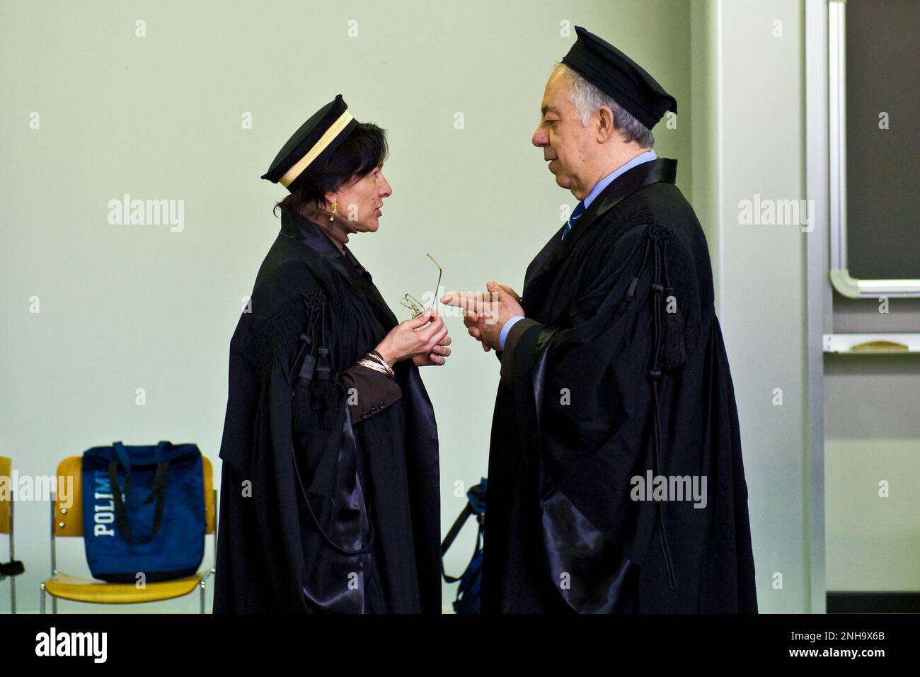 07.03.2011, Milan. 148 ° Eröffnung des akademischen Jahres an der Polytechnischen Hochschule. Backstage Klassenlehrer Stockfoto