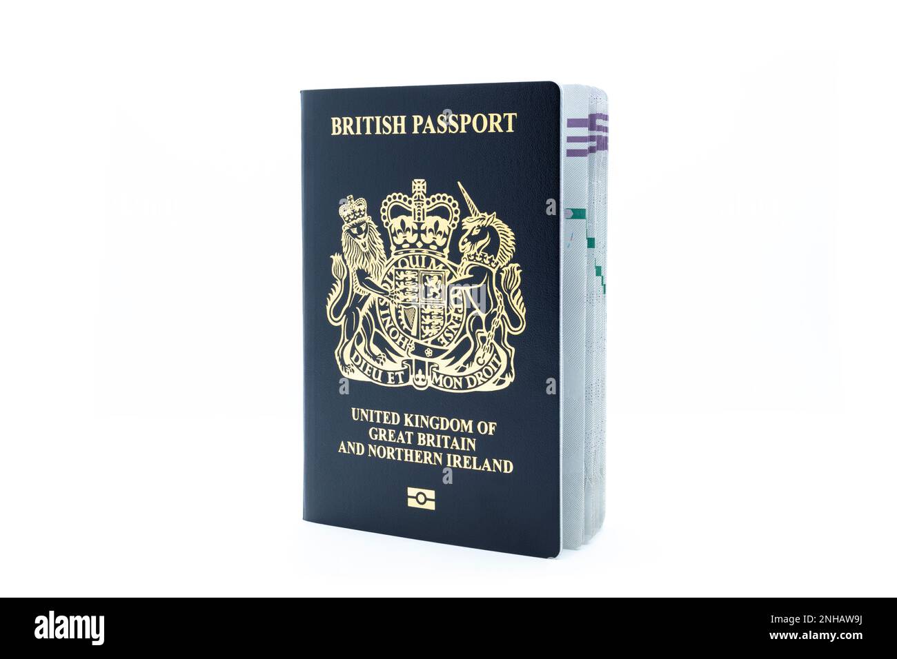 British Passport UK Passport britischer Pass Blau neuer britischer Pass Neuer britischer Pass gb Blau Pass Ausschnitt Reisepass Blau Hintergrund Stockfoto