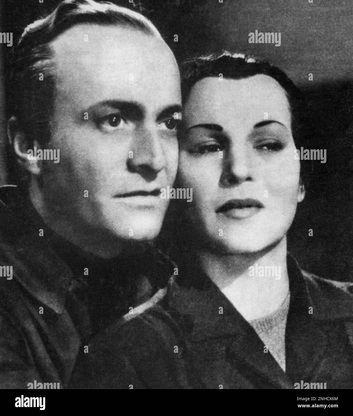 1945 : die italienische Filmschauspielerin LUISA FERIDA ( 1914 - 1945 ) mit seinem Liebhaber OSVALDO VALENTI ( 1906 - 1945 ) in UN FATTO DI CRONACA von Piero Ballerini , aus einem Drehbuch von Paola Ojetti. Diese beiden Schauspieler wurden von italienischen Partisanen für ihre Zusammenarbeit mit dem faschistischen Repubblica di Salò - ATTRICE - ATTORE - CINEMA - TELEFONI BIANCHI - FASCISTA - FASCISMO - R.S.I. getötet - ANNI QUARANTA - 40er Jahre - RESISTENZA - COLLABORAZIONISMO - Collaborazionista - FASCHISMUS --- Archivio GBB Stockfoto
