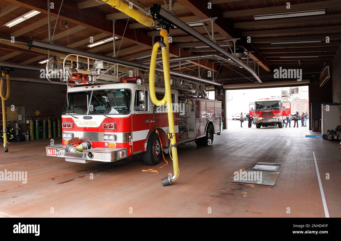 Alameda Fire Station #1 on Park Street, on Saturday June 11, 2011 in Alameda, Ca. Alameda residents are voicing concerns about the way the City of Alameda handled the drowning of Raymond Zack, last week along Crown Memorial State Beach in Alameda, Ca., as rescue personnel were unable to enter the water due to lack of water rescue training. (Michael Macor/San Francisco Chronicle via AP) Stockfoto