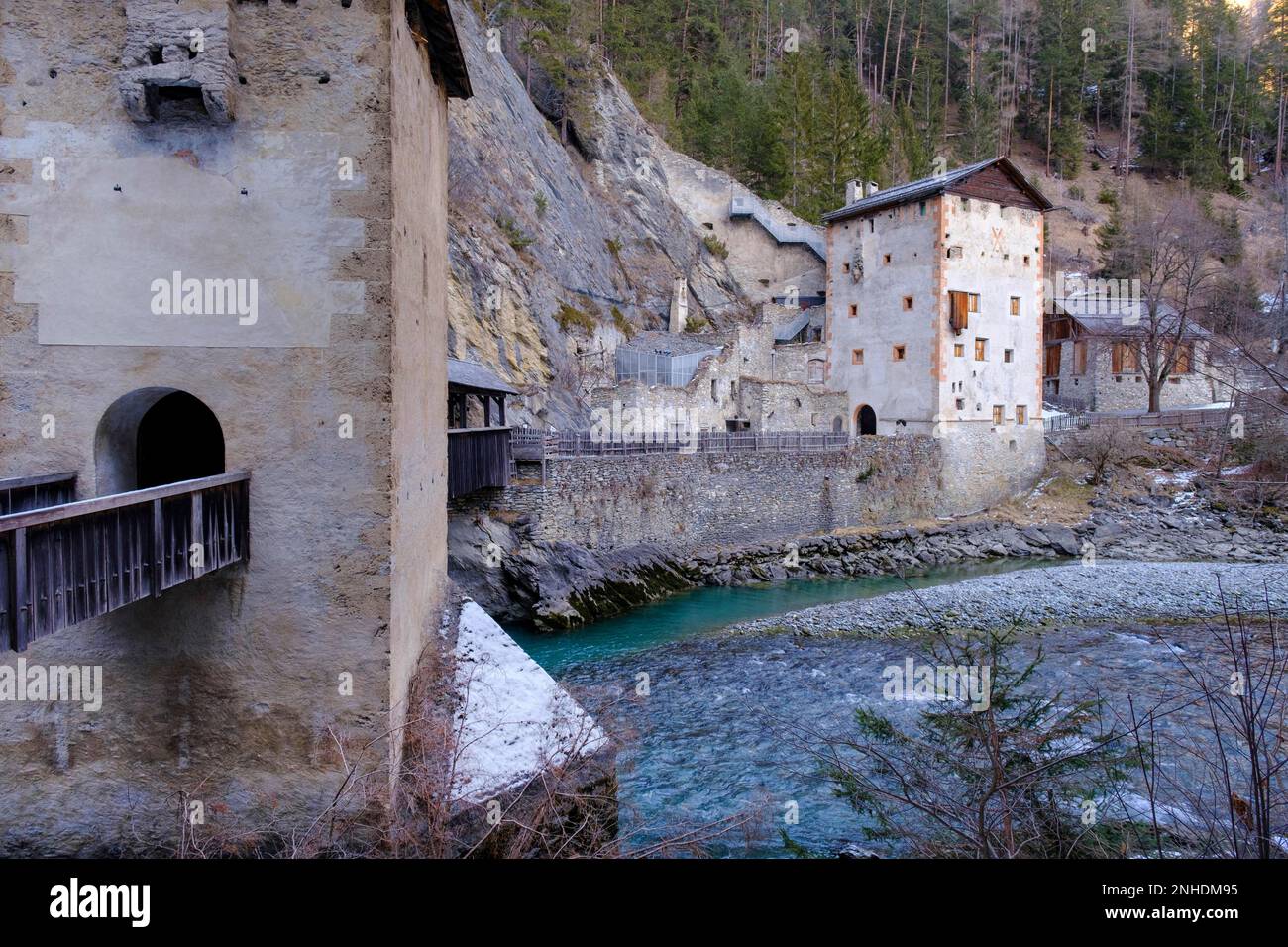 Altes Zollhaus am Inn, Finstermuenz, Altfinstermuenz, alte Grenzbefestigung an der Via Claudia Augusta, Tirol, Österreich und der Schweiz Stockfoto
