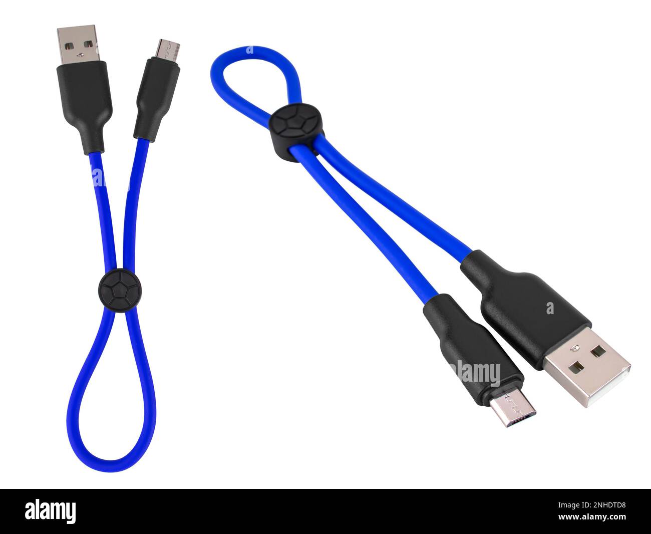 Kabel mit USB-Anschluss, Micro-USB auf weißem Hintergrund Stockfoto
