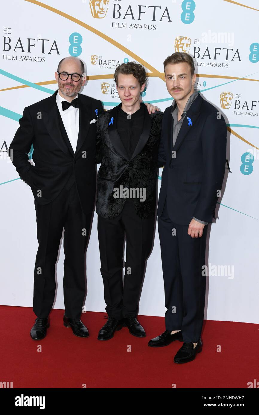 EE British Academy Film Awards 2023 – Ankunft – London Edward Berger, Felix Kammerer, Albrecht Schuch, nimmt an den British Academy Film Awards 76. Teil Stockfoto