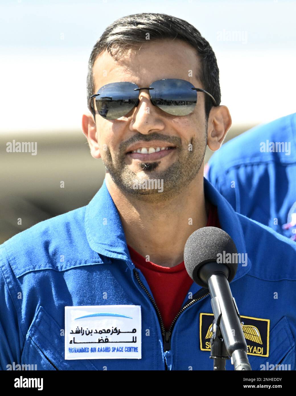 Kennedy Space Center, Florida, USA. 21. Februar 2023. Der Astronaut Sultan Al Neyadi aus den Vereinigten Arabischen Emiraten trifft am Dienstag, den 21. Februar 2023, im Kennedy Space Center in Florida ein. Neyadi, Ein Spezialist der Crew 6-Mission, wird auf dem SpaceX Crew Dragon-Raumschiff zur Internationalen Raumstation gestartet. Foto: Joe Marino/UPI Credit: UPI/Alamy Live News Stockfoto