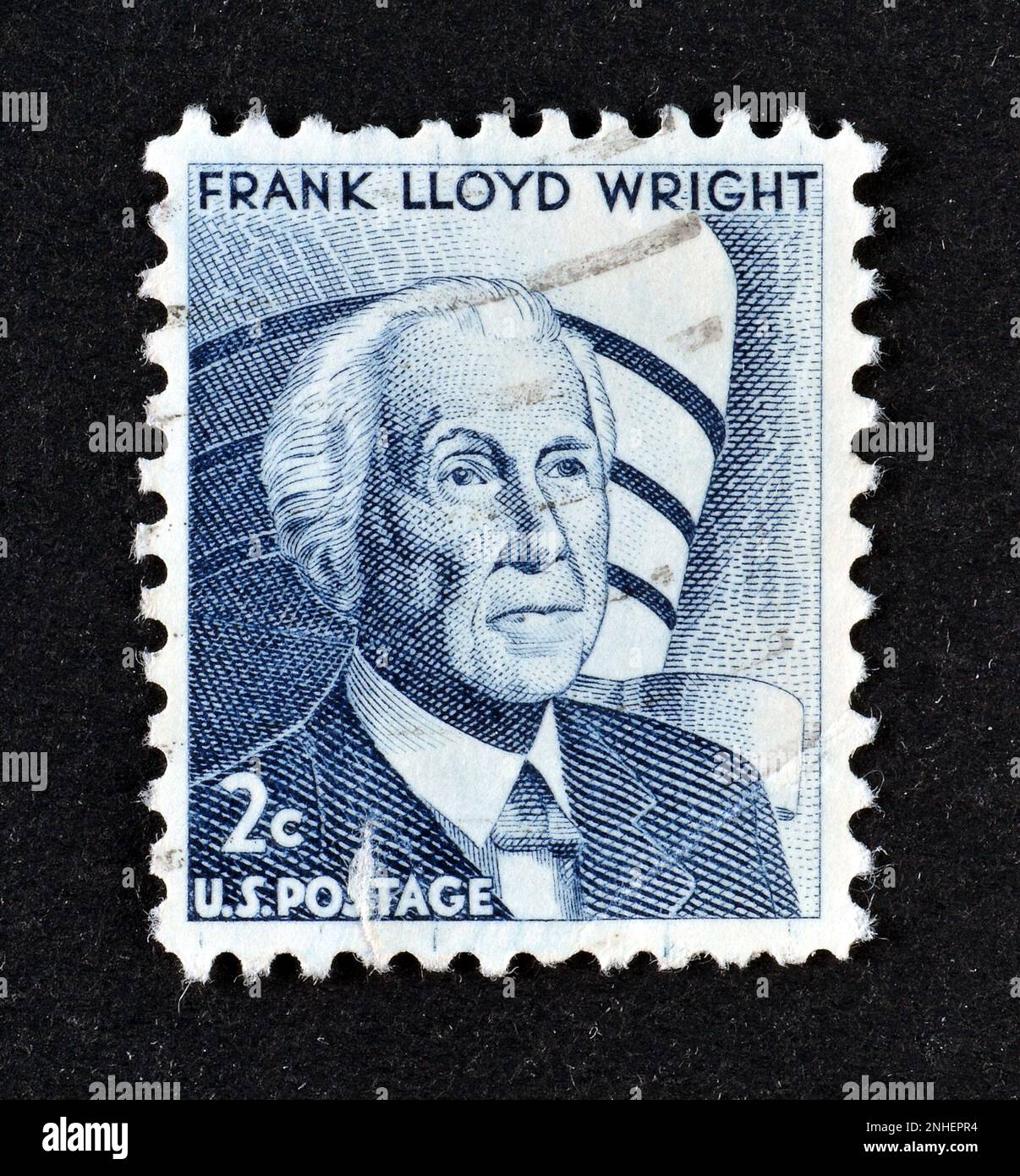 Von den USA gedruckte Briefmarke, die ein Porträt von Frank Lloyd Wright zeigt, Architekt, Designer, Schriftsteller und Pädagogen, Ungefähr 1966 Stockfoto
