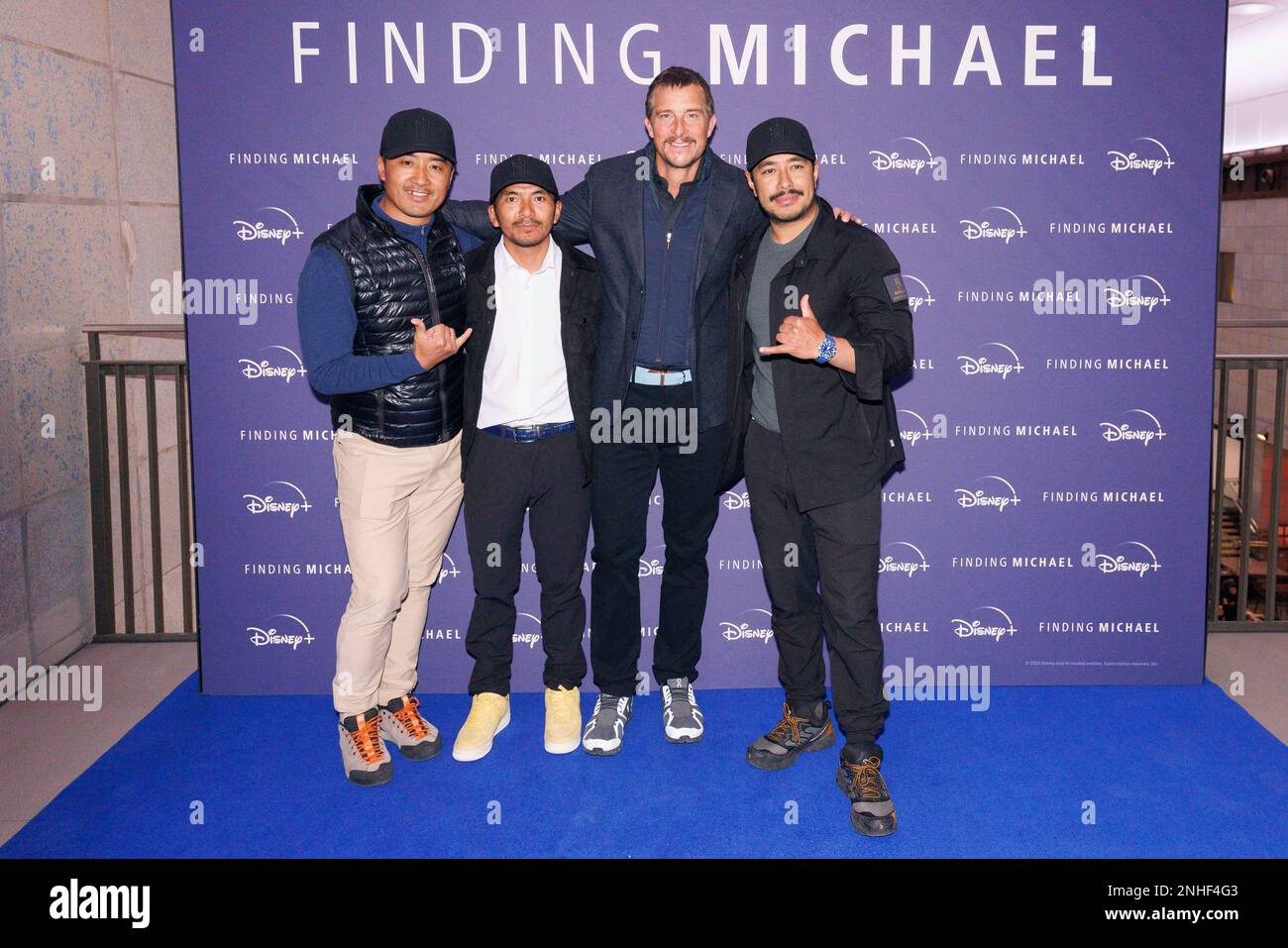 (Von links nach rechts) Mingma Tenzi Sherpa, Mingma David Sherpa, Bear Grylls und Nim Surja nehmen an der Premiere des Dokumentarfilms „Finden Michael“ im Dolby Cinema at the Cinema in the Power Station, Battersea Power Station, London Teil. Foto: Dienstag, 21. Februar 2023. Stockfoto