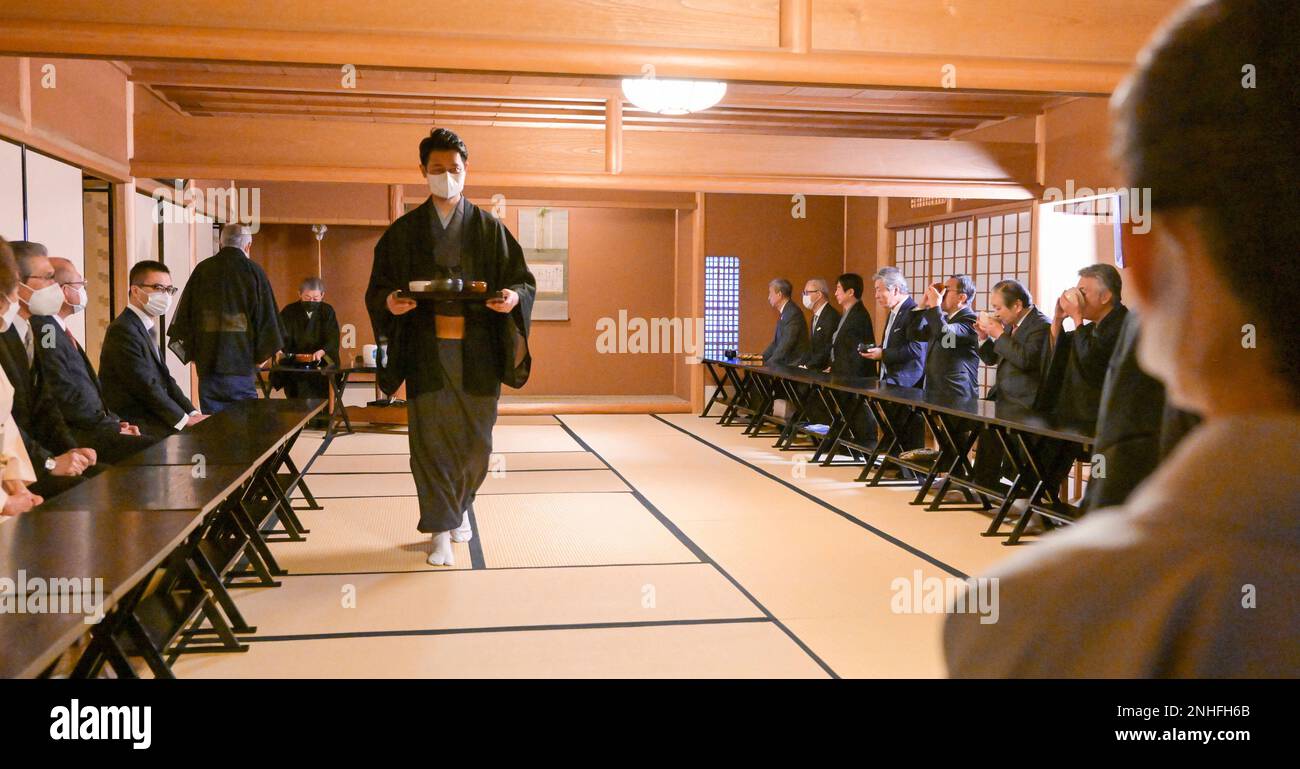 Hatsugamashiki, the first tea ceremony of the new year, of the Urasenke, one of the SanSenke