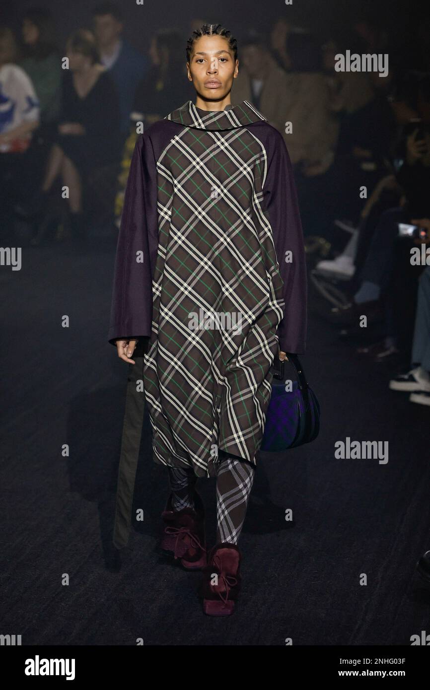 BURBERRY Herbst-Winter 2023 Runway während der London Fashion Week am 2023. Februar in London; UK 20/02/2023 Stockfoto
