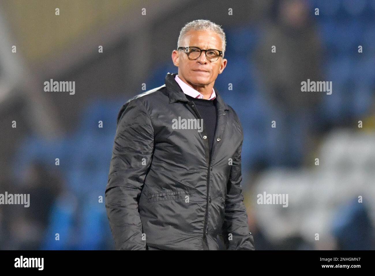 Hartlepool, Großbritannien. 21. Februar 2023Hartlepool der Manager von United Keith Curle ist enttäuscht, als er sieht, wie er am Dienstag, den 21. Februar 2023 im Victoria Park in Hartlepool, Hartlepool, bei einem Spiel der Sky Bet League 2 zwischen Hartlepool United und Newport County in Hartlepool eine 1-0:1-Heimniederlage erlangt hat. (Foto: Scott Llewellyn | MI News) Guthaben: MI News & Sport /Alamy Live News Stockfoto