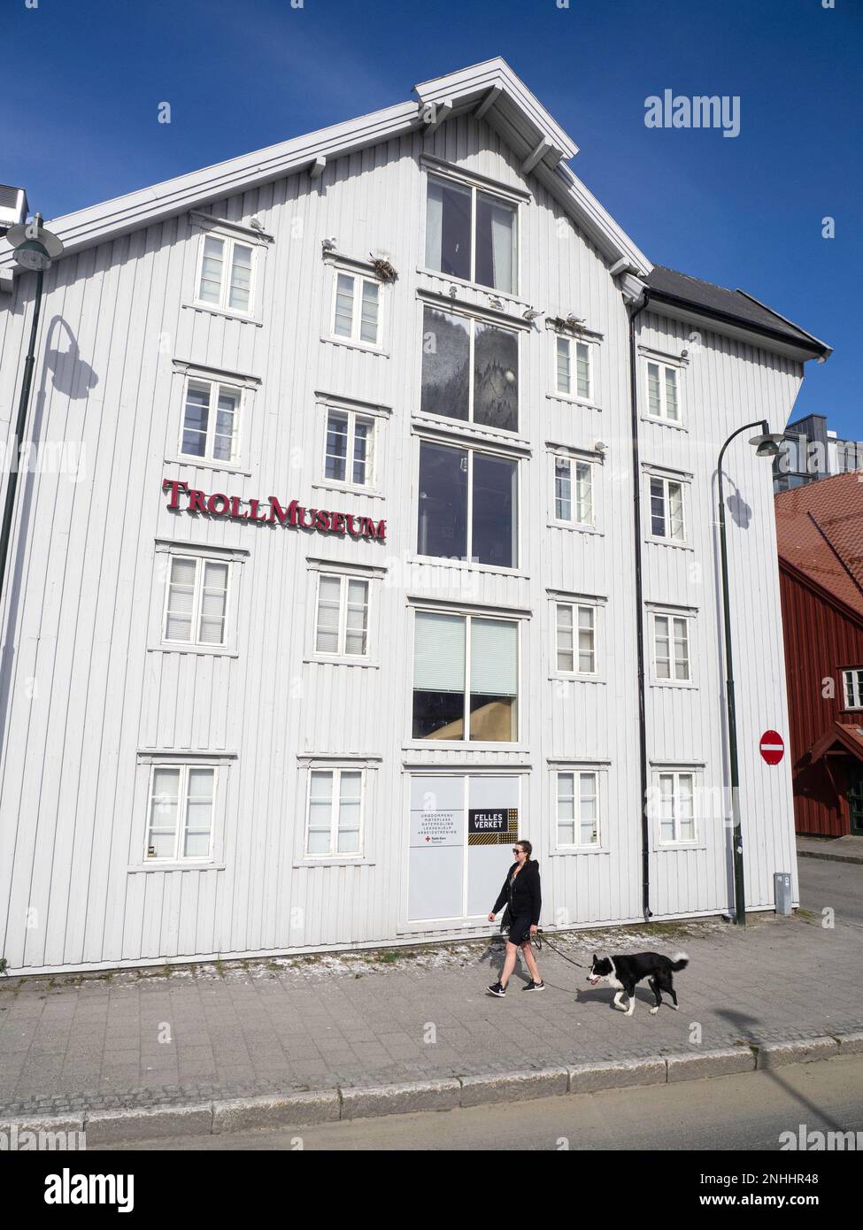 Ein Blick auf das Troll-Museum in der Stadt Tromsø, 217 Meilen nördlich des Polarkreises, Norwegen. Stockfoto