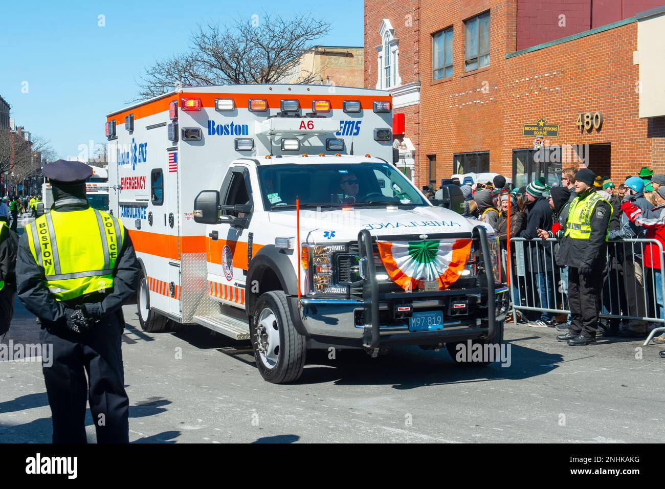 Krankenwagen bei der Saint Patrick's Day Parade in Boston, Massachusetts, MA, USA. Stockfoto