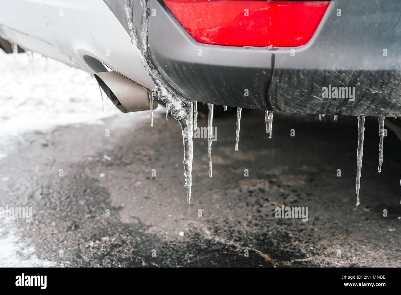 Eisregen auf einem Auto Stockfoto