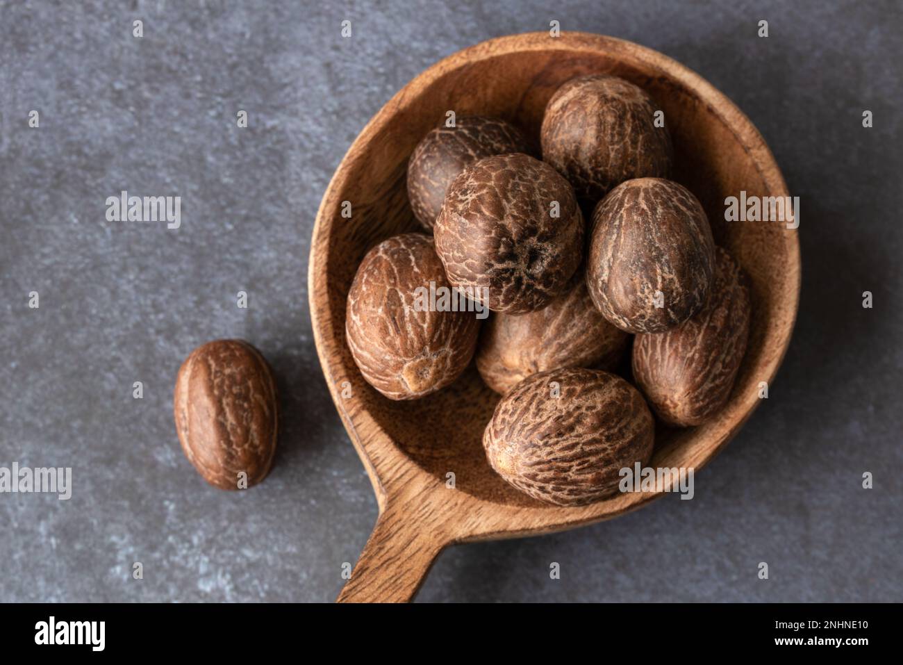 Ganze Muskatnuss Stockfoto