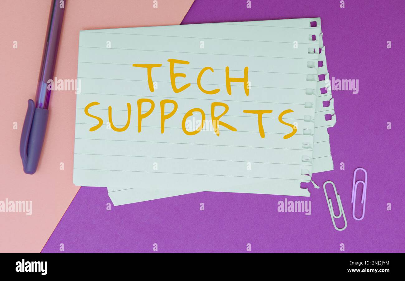 Schreiben Text anzeigen Tech Supports. Hilfe zu Internetkonzepten durch Techniker Online oder Call Center Customer Service Stockfoto