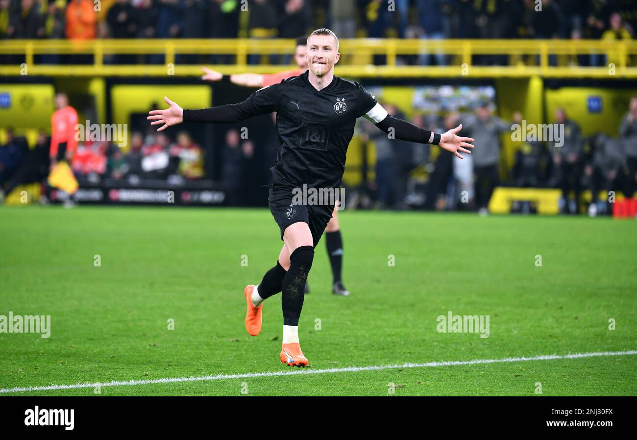 Bundesliga, Signal Iduna Park Dortmund: Borussia Dortmund vs. Hertha BSC Berlin; Marco Reus (BVB) feiert nach dem Tor Stockfoto