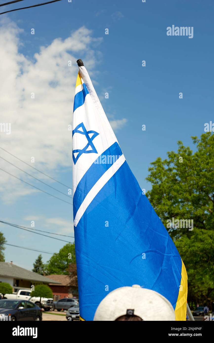 Eine israelische Flagge bei der jährlichen UJA-Föderation von Greater Toronto’s Walk with Israel. Stockfoto