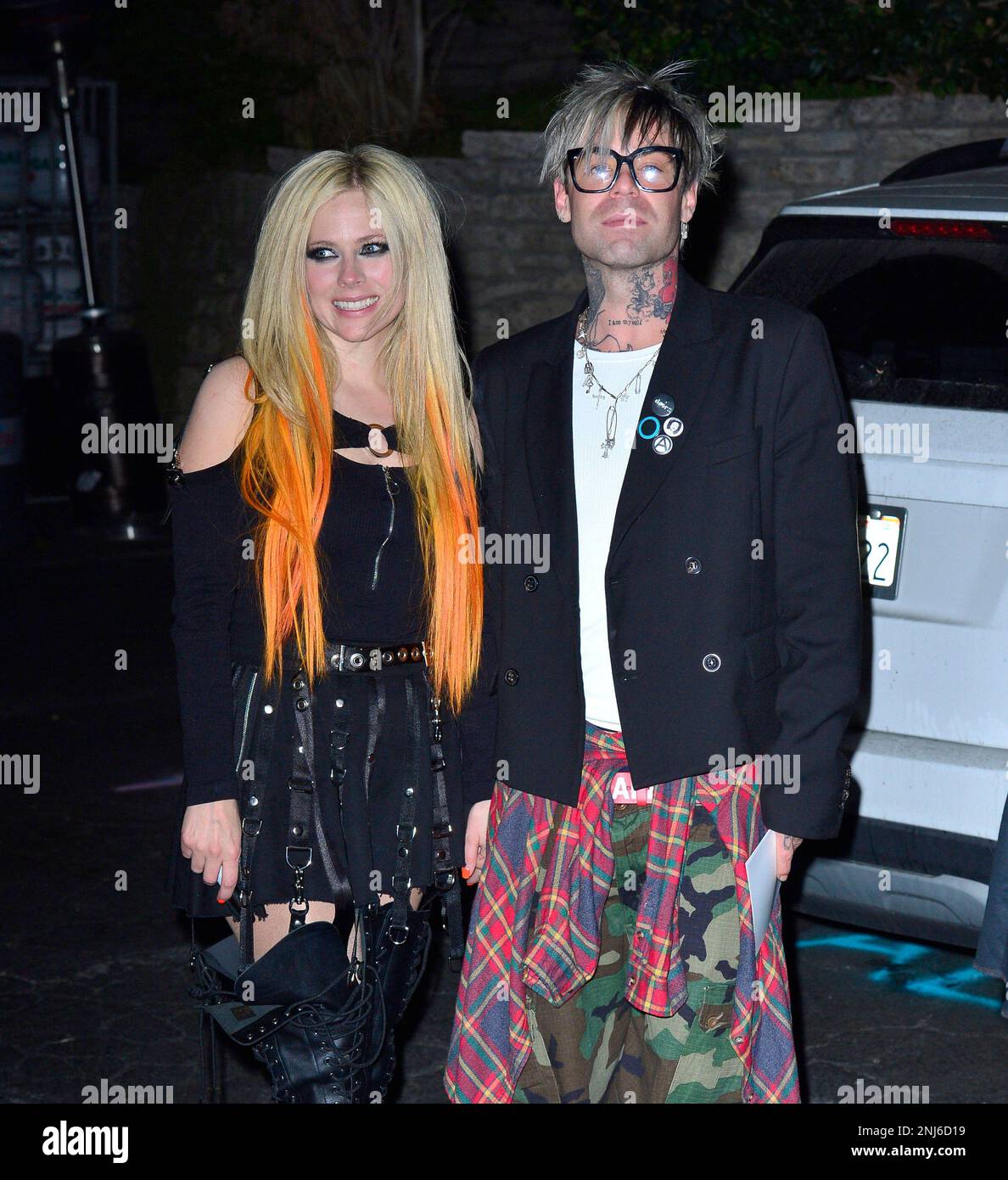 FEBRUARY 21st 2023: Singer Avril Lavigne and musician Mod Sun have called off their engagement and have split up according to published reports. - APRIL 7th 2022: Singer Avril Lavigne announces her engagement to fellow musician Mod Sun. - File Photo by: zz/GOTPAP/STAR MAX/IPx 2022 2/25/22 Avril Lavigne and Mod Sun are seen on February 25, 2022 in Los Angeles, California. Stockfoto