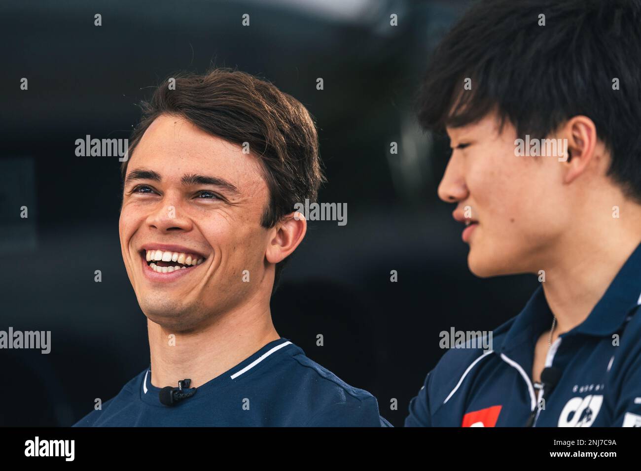 bis  nyck de vries nld alphatauri mit teamkollegen yuki tsunoda