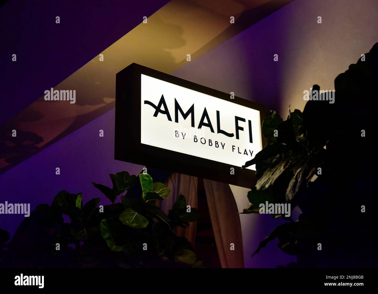 Das vordere Schild für Bobby Flay's Restaurant, Amalfi, in Caesars Palace am Las Vegas Strip Stockfoto