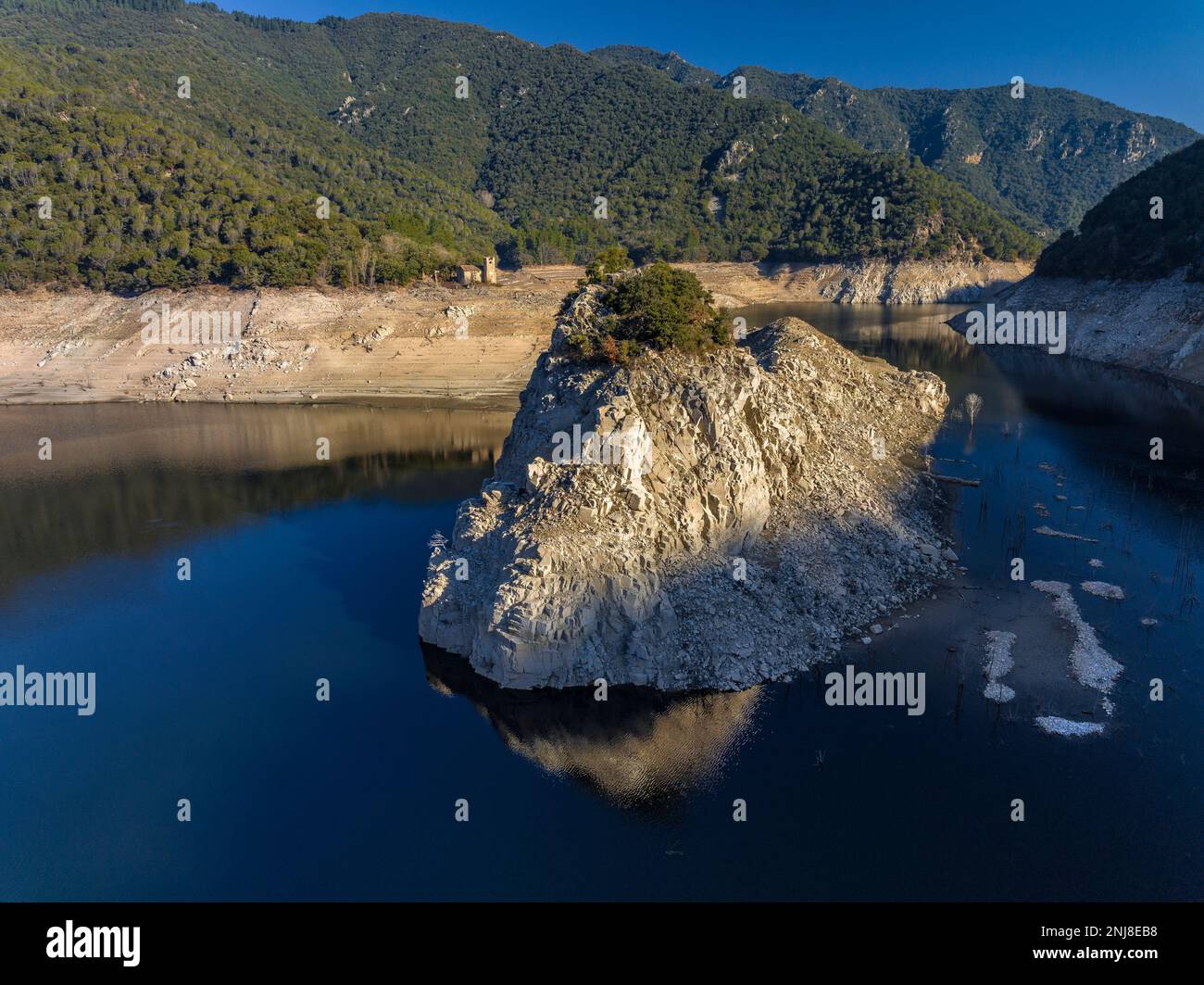 Romanische Kirche Sant Martí de Querós neben dem Susqueda-Reservoir (La Selva, Gerona, Katalonien, Spanien) Stockfoto
