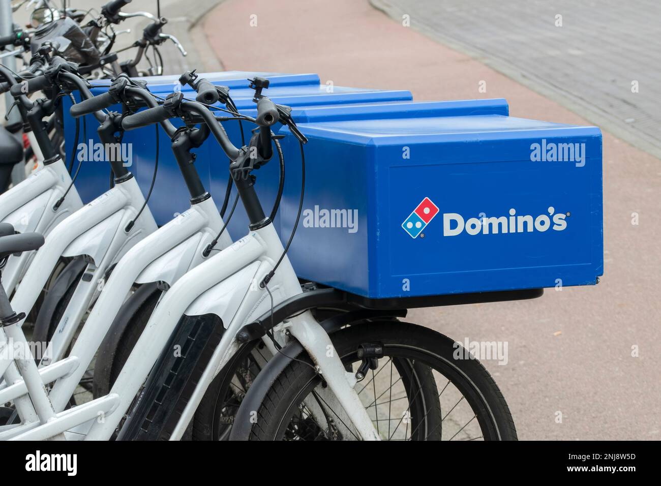 Domino's Pizza Bicycle in Amsterdam The Netherlands 22-2-2023 Stockfoto