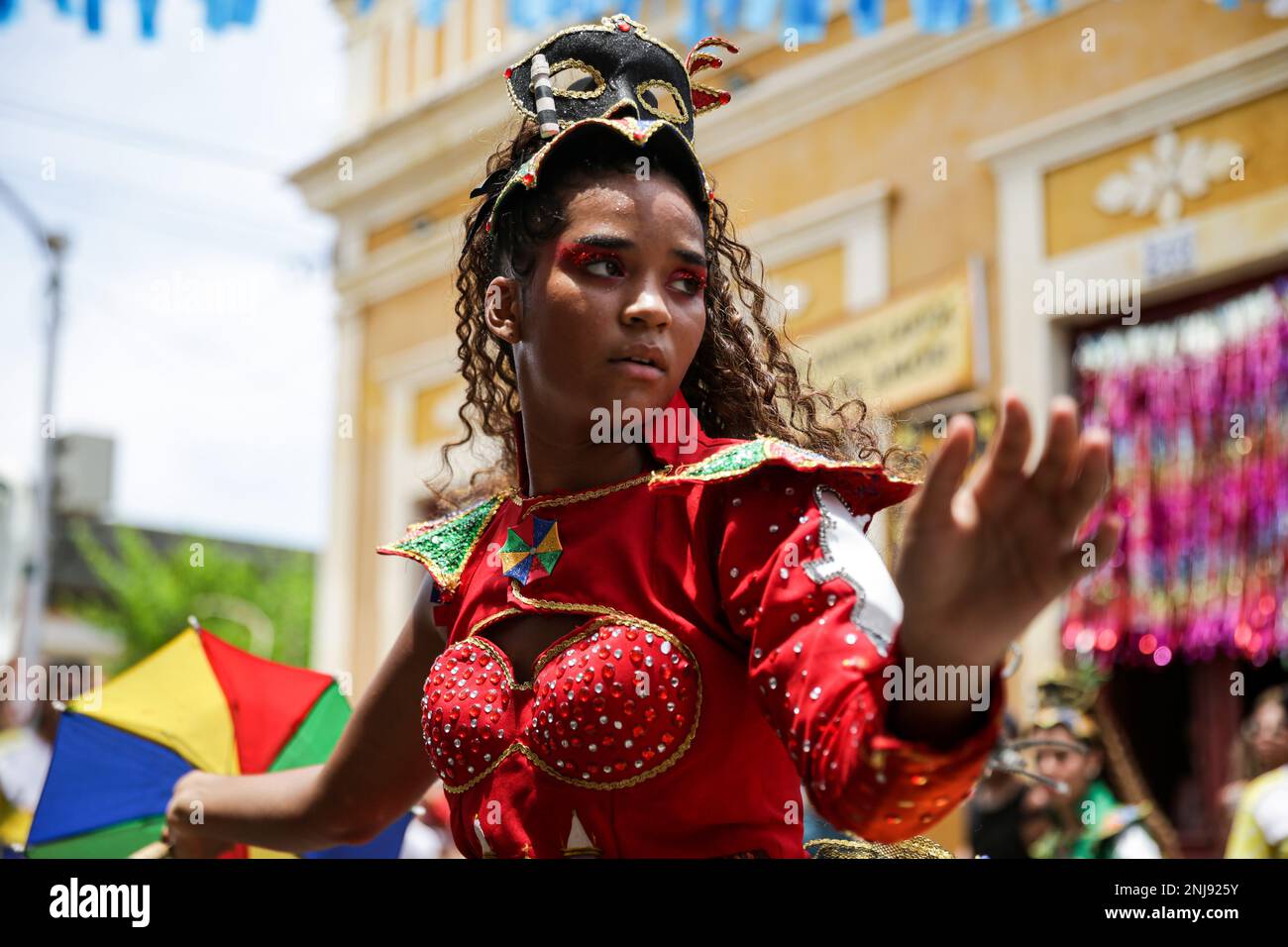 Olinda, Brasilien. 22. Februar 2023. PE - Olinda - 02/22/2023 - CARNIVAL OLINDA 2023 - traditioneller Block, Bacalhau do Batata, geht diesen Mittwoch zur Parade in Olinda (22). Die Feier spielen während der Passage des Blocks. Foto: Rafael Vieira/AGIF/Sipa USA Kredit: SIPA USA/Alamy Live News Stockfoto