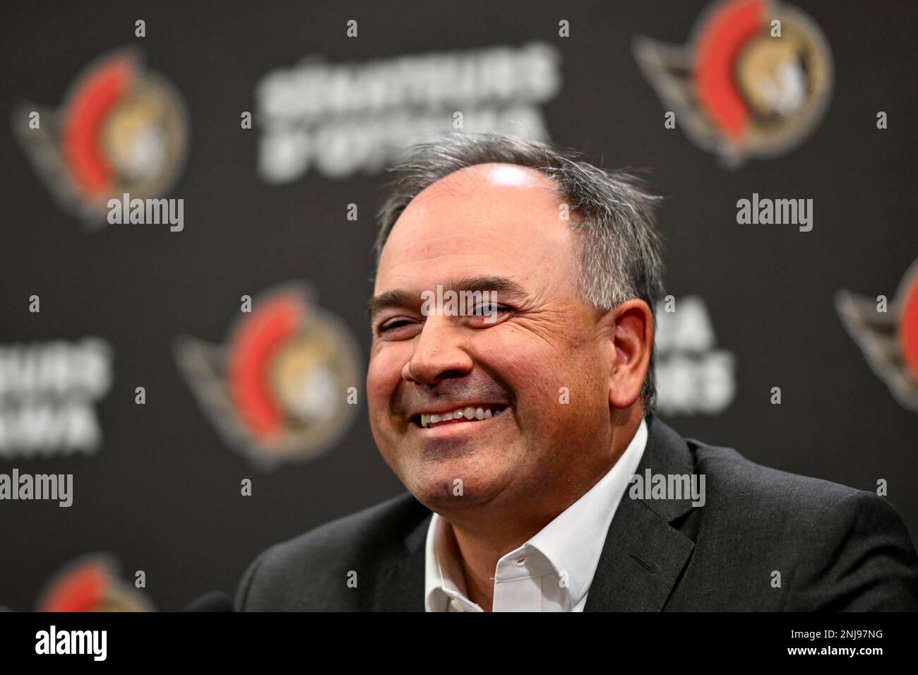 Ottawa Senators general manager Pierre Dorion participates in a news conference at the NHL hockey club's training camp in Ottawa, on Wednesday, Sept. 21, 2022. (Justin Tang/The Canadian Press via AP) Stockfoto