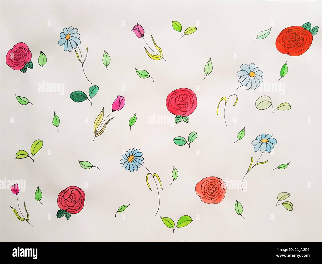 Handgezeichnete Aquarelle und Blätter auf weißem Papier. Muster mit roten Rosen, Tulpen, blauen Blumen und Blättern Stockfoto