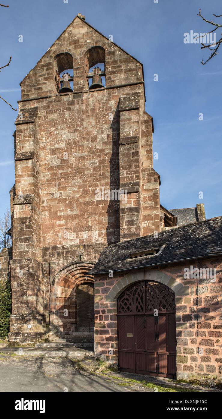 Eglise Saint-Cyr-Sainte-Julitte et l'Entrée du manoir Stockfoto